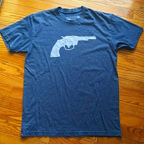 Yes To Texas "Revolver" t-shirt, medium - Picture 2 of 4